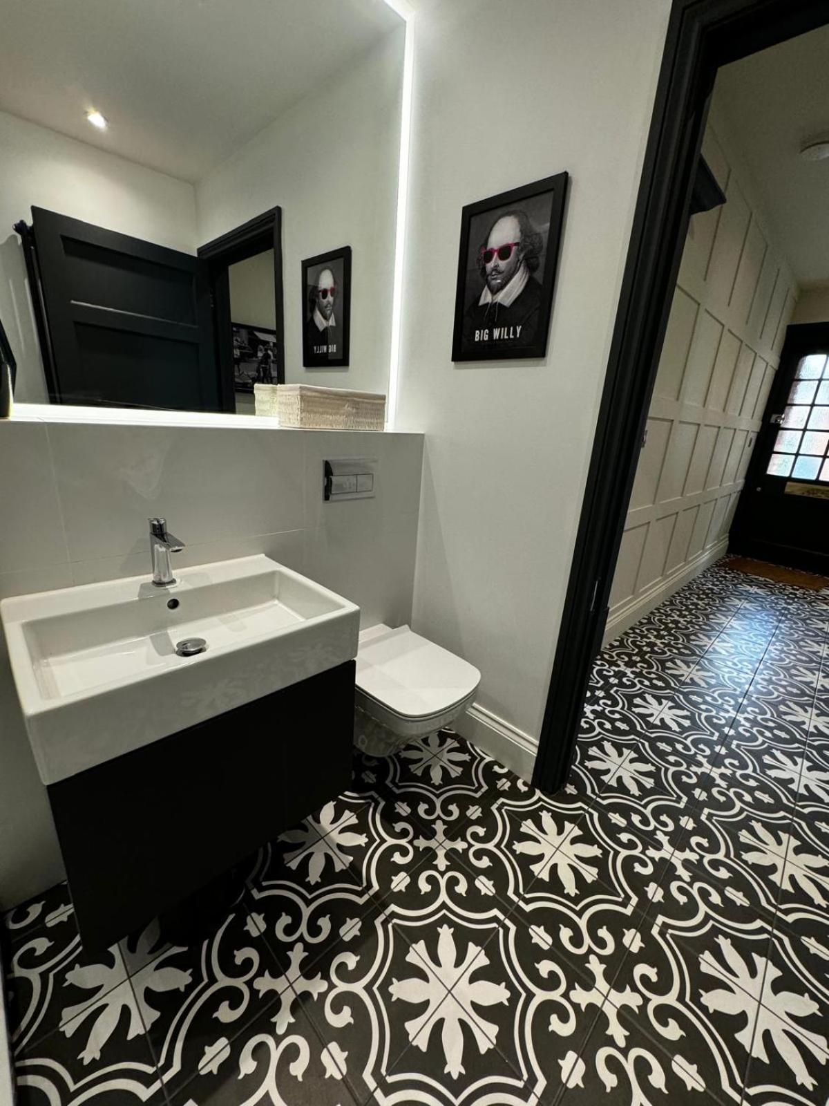 Macbeths Corner High End Luxury Apartment In Centre With Parking ストラットフォード＝アポン＝エイボン エクステリア 写真