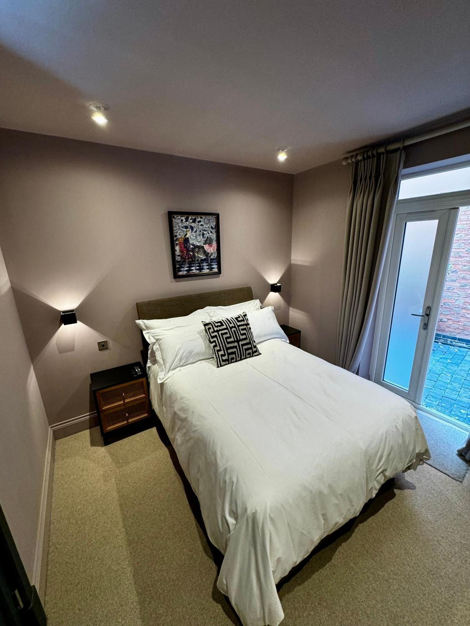 Macbeths Corner High End Luxury Apartment In Centre With Parking ストラットフォード＝アポン＝エイボン エクステリア 写真
