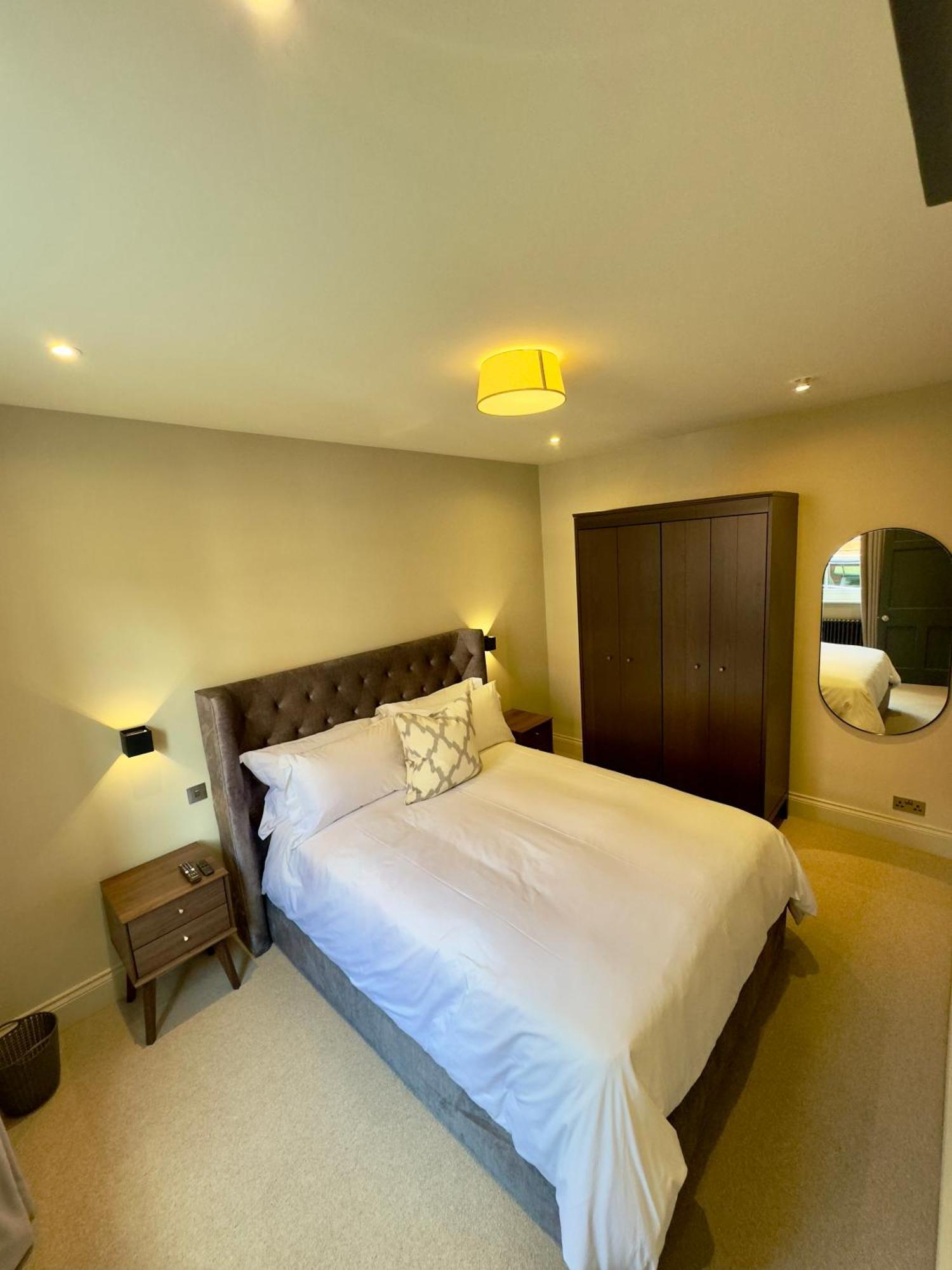 Macbeths Corner High End Luxury Apartment In Centre With Parking ストラットフォード＝アポン＝エイボン エクステリア 写真
